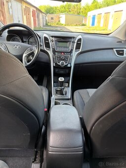 Hyundai i30 1,6 88kw combi - 10