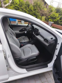 Hyundai i30, Style 1.6 CRDi 100kW DCT - 10