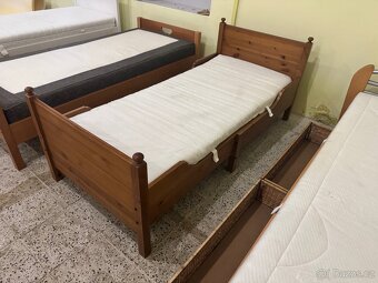 Hezká dřevěná postel-jednolůžko 80x190 IKEA LEKSVIK - 10