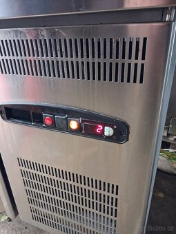 Chladící stůl Coreco MRG 150 s 2x dveřmi a vsuvy na GN - 10