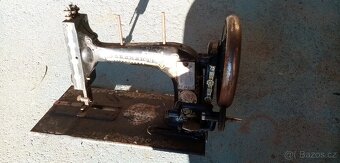 Prodám šicí stroje Singer - 10