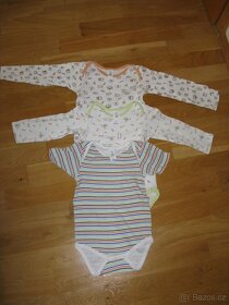 Body vel. 86/ 92 málo nošená či nová H&M, F&F, Lupilu aj. - 10
