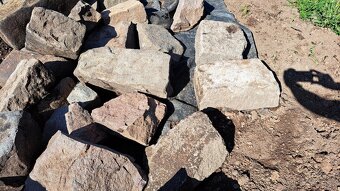 Piskovec, Žula, Rula a ostatní kameny - 10