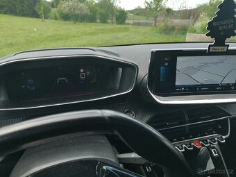 Peugeot e208 - 10
