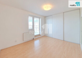 Pronájem bytu 3+kk/T/G, 123 m2, nezařízený, cihla, Praha 8 - - 10