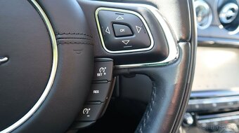 Jaguar XJ R-Sport 3.0 AWD – luxusní sedan, málo najeto, 2019 - 10