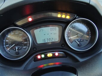 PIAGGIO MP3 500 HPE 2021 ABS ASR ZPÁTEČKA ,,B" řidičák - 10