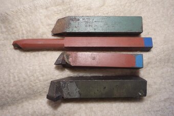 Příslušenství k soustruhu: vrták, nože, - 10