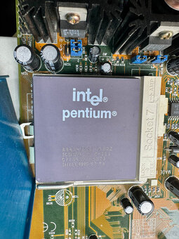 HISTORICKÁ PC SESTAVA - PO SERVISE - 10