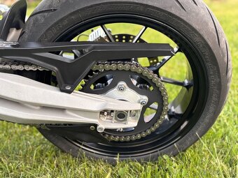 Aprilia Dorsoduro 750 - 10