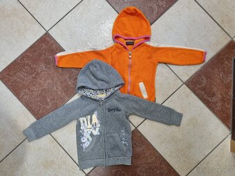 Divci obleceni vel.98/104 trička, saty, mikiny - 10