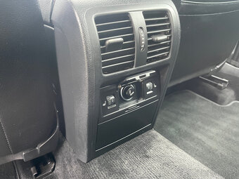 VW PASSAT 2.0 TDI KOMBI DSG POLOKUZE ALU NAVI PANO - 10