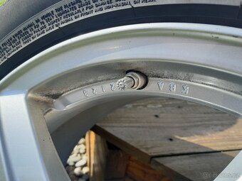 ALU kola 7,0Jx17 H2 ET45, PIRELLI 215/65 R17 103 H M+S - 10