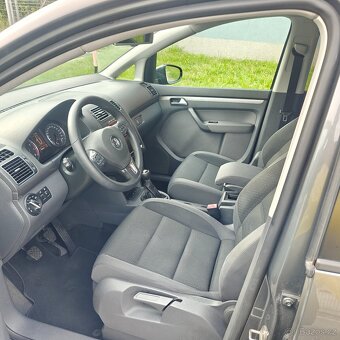 VW Touran 1.4 TSI TEAM, 7 míst dovoz Švýcarsko - 10