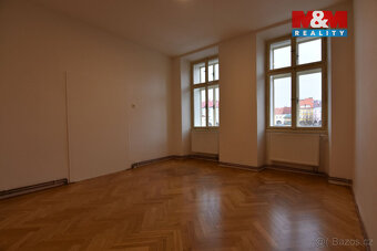 Pronájem bytu 4+1, 104 m², Jičín, ul. Valdštejnovo náměstí - 10