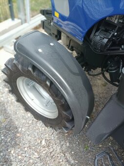 Traktor Farmtrac 555 DTc V - 10