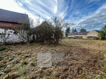 Stylový statek s uzavřeným dvorem a velkými přilehlými pozem - 10