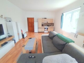 Pronájem prostorného bytu 1+kk / 36m, Hlučín, ul. P.Bezruče - 10