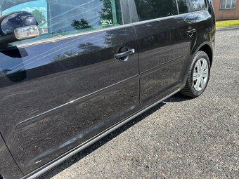 VOLKSWAGEN TOURAN 1,9 TDI 77kW - 10