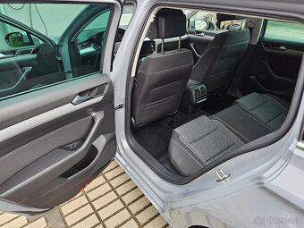 VW Passat Combi r. 3/23 110kW 2.0nafta DSG - 10