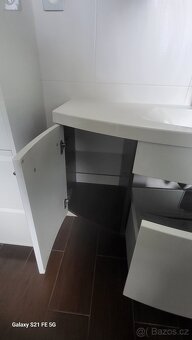UMYVADLO SE SKŘÍŇKOU+ZRCADLO-KOUPELNOVÁ SESTAVA - VELKÁ - 10