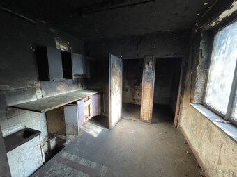 PRODEJ RODINNÉHO DOMU ŠUMICE - 10