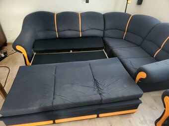 Rohový gauč a křeslo - 10