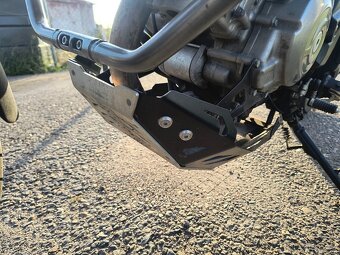 Suzuki DL 650 V Strom, 11300km - 10