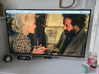 Smart LED televize Panasonic 107 cm - 10
