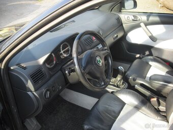 Skoda Octavia RS1 Kombi - 10