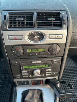 Ford Mondeo 1,8i 92KW VYHŘÍVANÉ PŘEDNÍ OKNO - 10