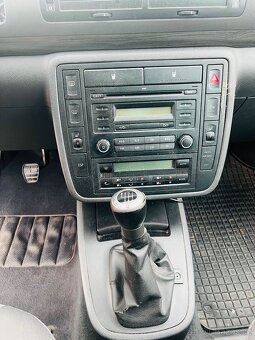 Seat Alhambra R.V.2009 1.9.85kw 4X4 6Q manuál  Nová STK - 10
