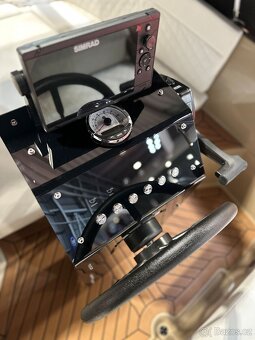 NOVÁ motor.loď Corsiva 505 New Age + Mercury F 60 - 10