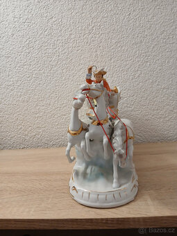 Porcelánový kočár trojspřeží signovaný 36 cm. - 10
