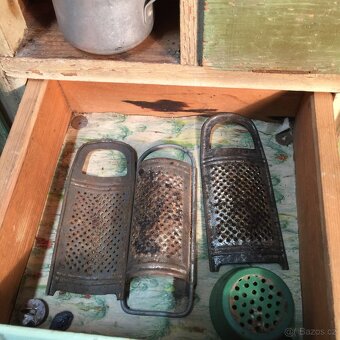 starožitná kredenc pro děti panenky kuchyňka nádobí 1920 - 10