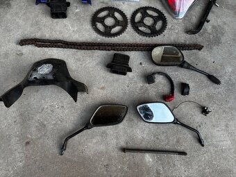 Honda cbr125r díly z motorky - 10