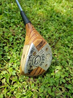 4 different Golf clubs - 10