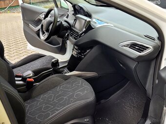 Peugeot 2008, 1,2 SERV.KNÍŽKA, MÁLO NAJETO - 10