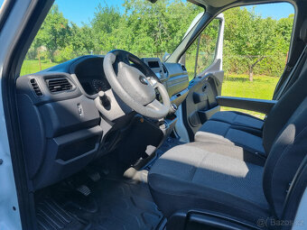 Prodám zánovní Renault Master 7míst - 10