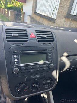 VW GOLF 5 1.6 75 KW, KLIMATIZACE, 176 TKM - 10