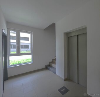 Pronájem 1+kk s balkónem a garáží - 10