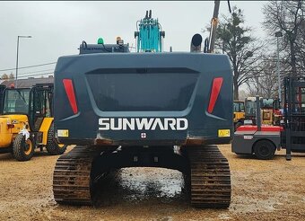 Pasovy bagr Sunward SWE215F - 10