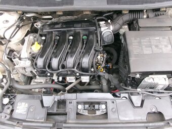 RENAULT FLUENCE 1,6i - 10
