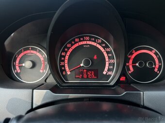 Kia Ceed - 10