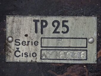Tesla TP25 - Vojenský bakelitový telefon s induktorem - ČSSR - 10