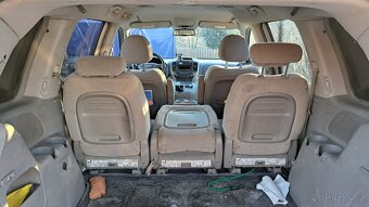Kia Carnival - 10