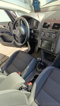 Volkswagen Touran - 10