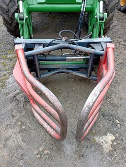 John Deere 6120M traktor s čelním nakladačem - 10