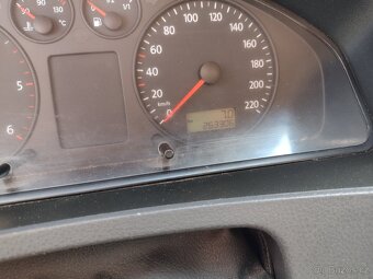 Volkswagen Transporter T5 1.9TDI - 10