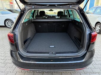 VW Passat B8 Variant Elegance 2.0TDI 110kW DSG Matrix ACC Qi - 10